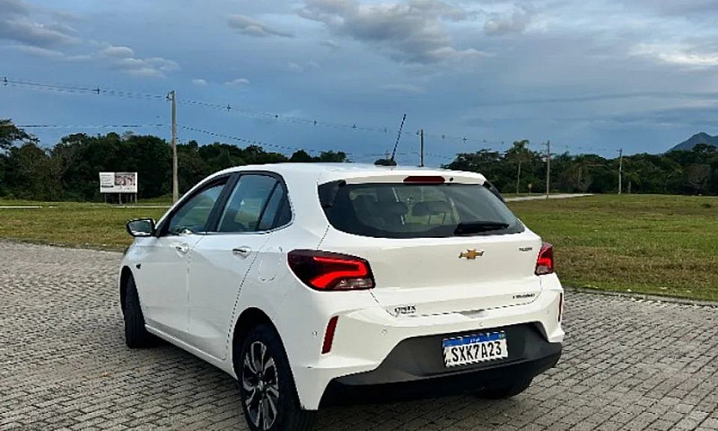 Chevrolet Onix Hatch...