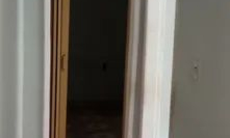 Alugo Casa...