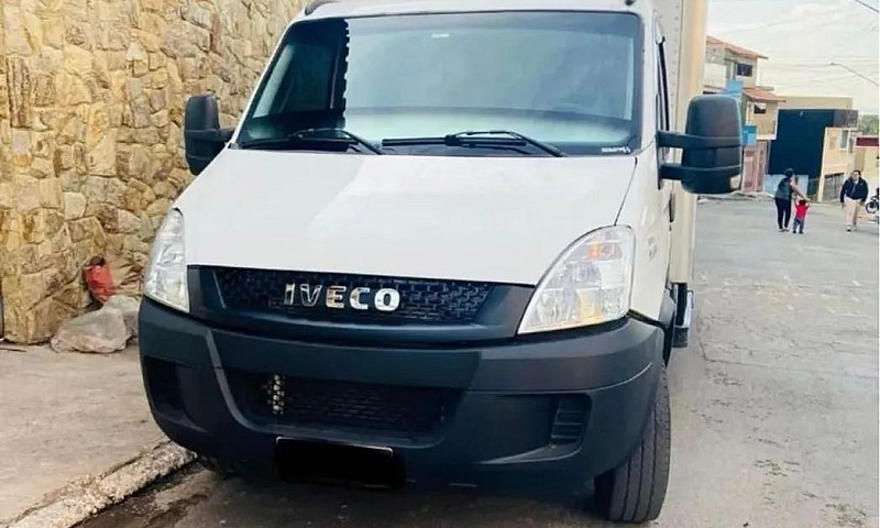 Iveco 35S14 Baú Seco...
