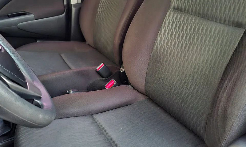 Toyota Etios X 1.3 F...