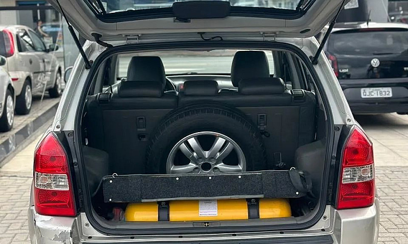 Hyundai Tucson 2.0 1...