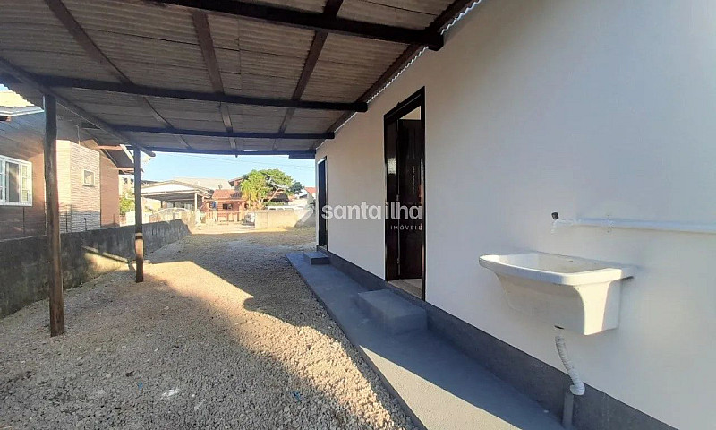Casa Com 2 Dormitóri...