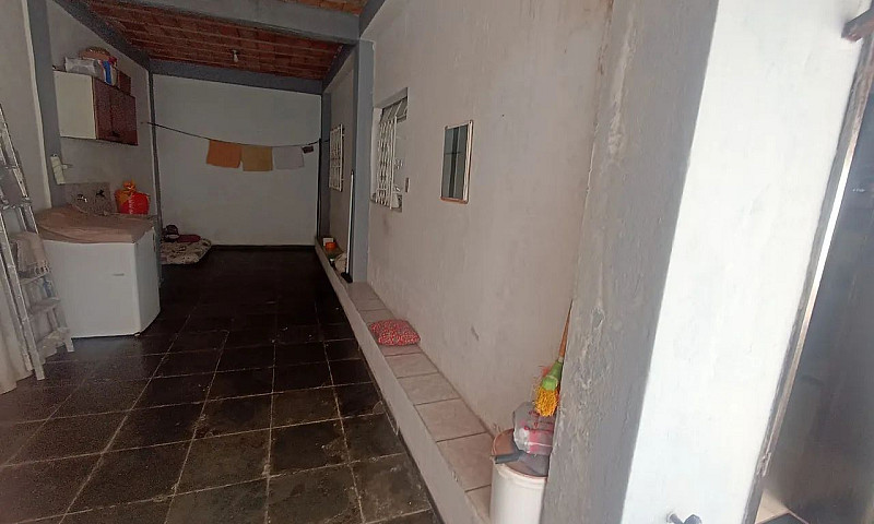 Vende-Se Casa Em Ven...