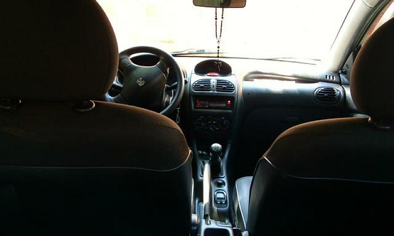 Peugeot 206 1.4 Pres...