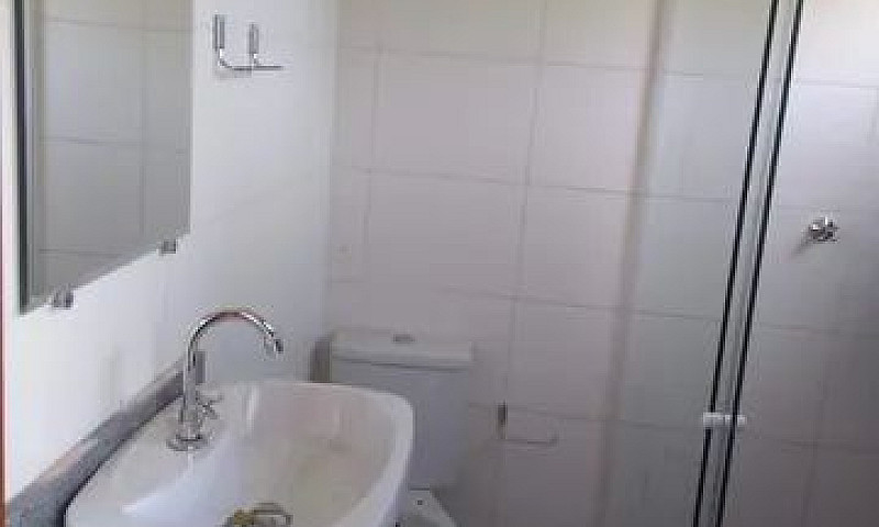 Casa Jd. Egle, 2 Suí...