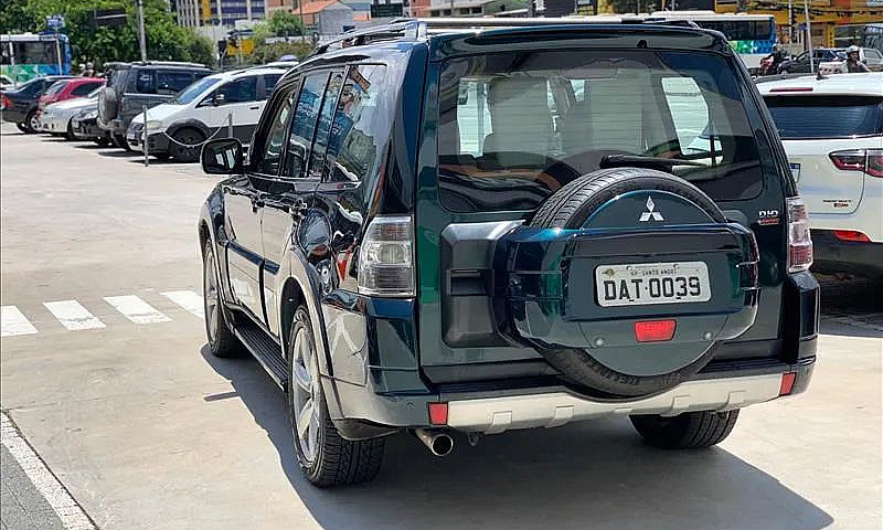 Mitsubishi Pajero Fu...