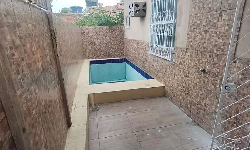 //Casa Com 3 Suítes ...