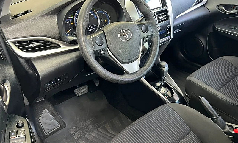 Toyota Yaris Xl Seda...