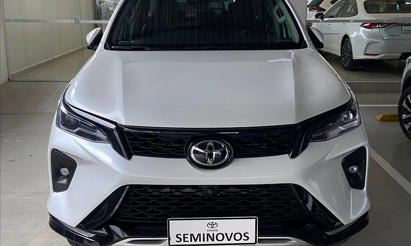 Toyota Hilux Sw4 4X4...