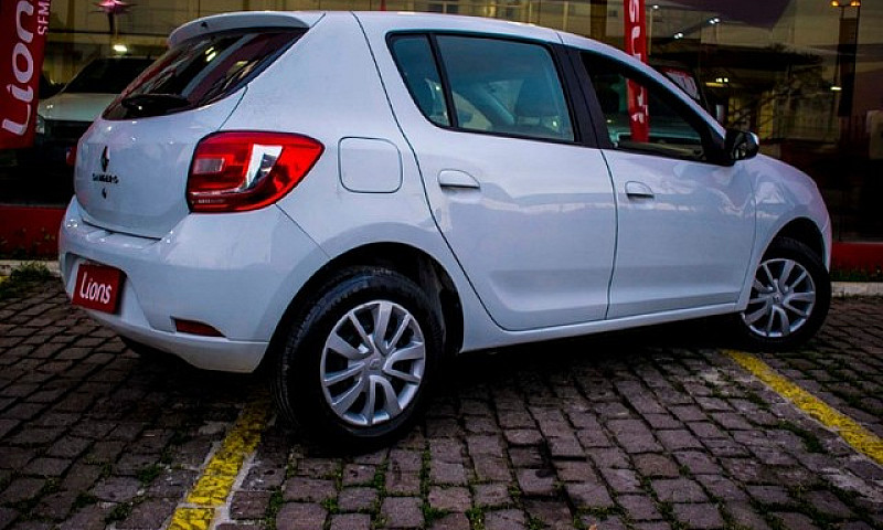 Renault Sandero ...
