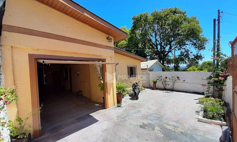 Casa Com 4 Dormitóri...