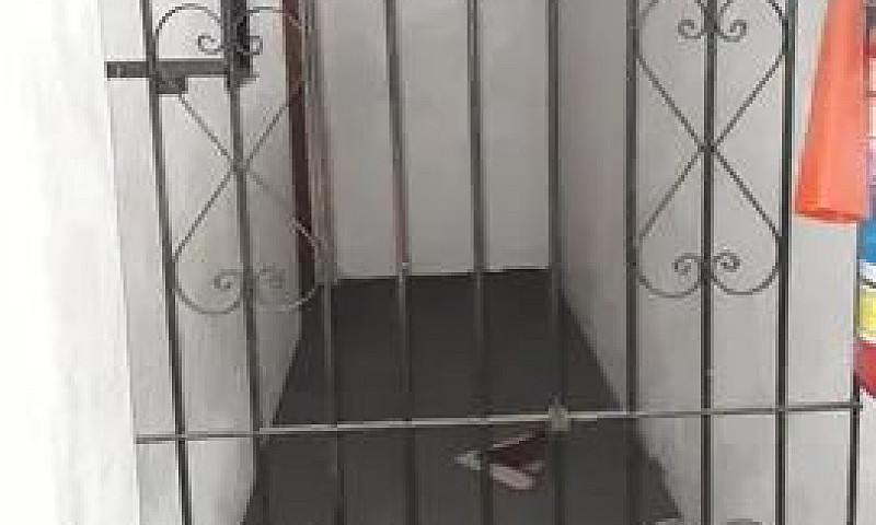 Alugo Apto 1 Quarto...