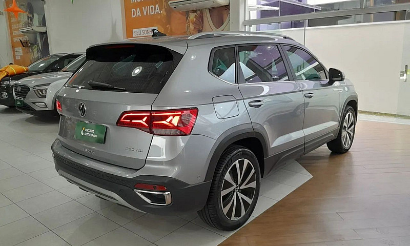 Volkswagen Taos 2023...