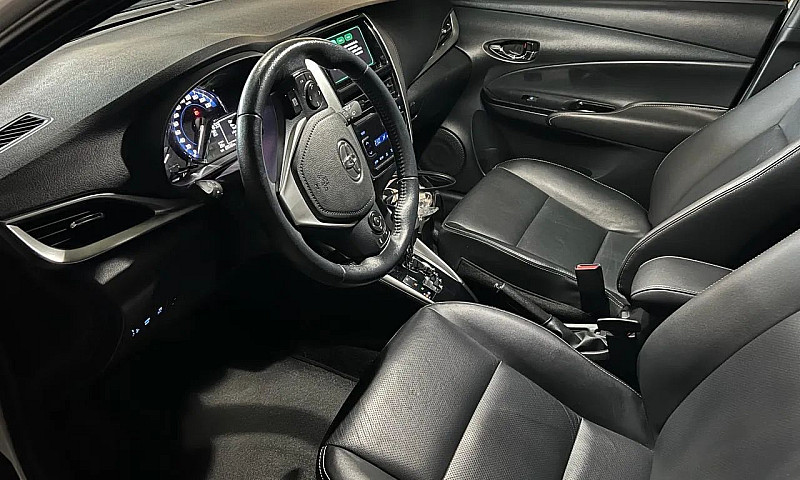 Toyota Yaris Xls 1.5...