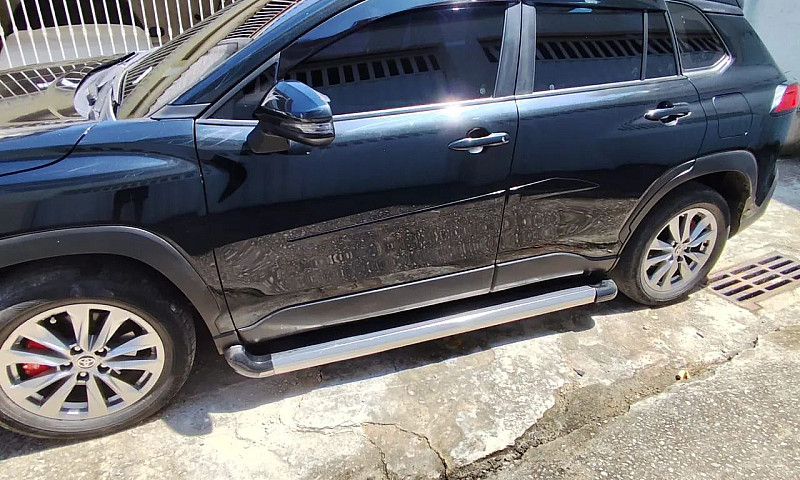 Toyota Corolla Cross...