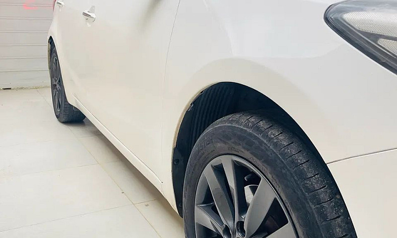 Kia Motors Cerato 1....