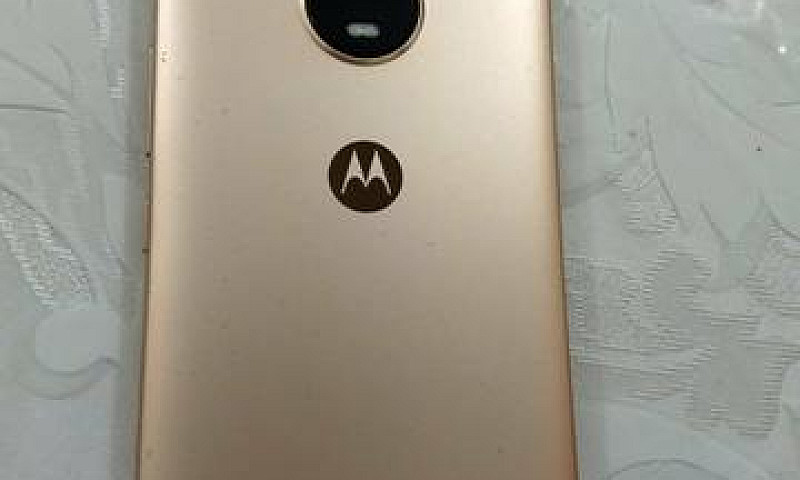 Moto E4...