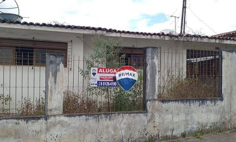 Casa Com 2 Dormitóri...