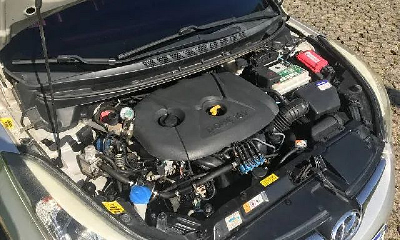 Hyundai Elantra 2016...