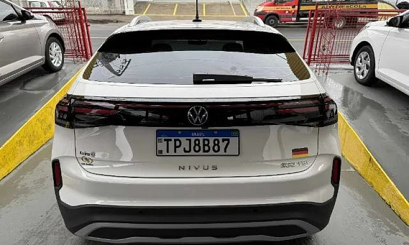 Volkswagen Nivus Hig...