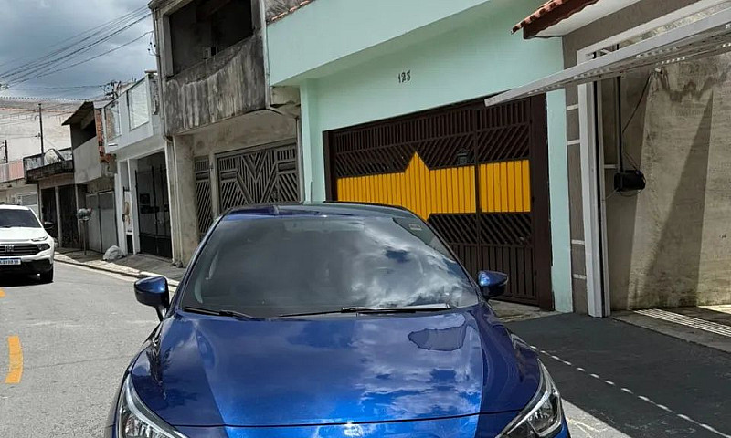 Nissan Versa Advance...