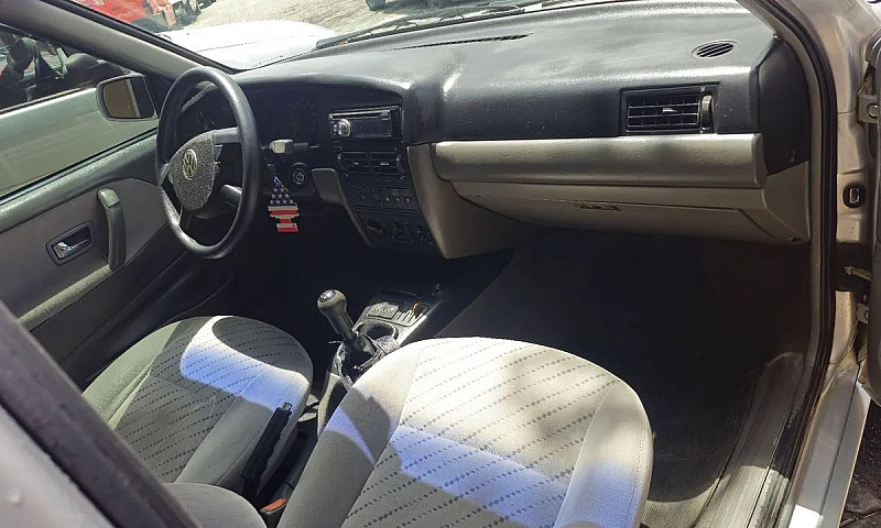 Volkswagen Santana 1...