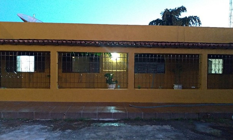Excelente Casa Próxi...