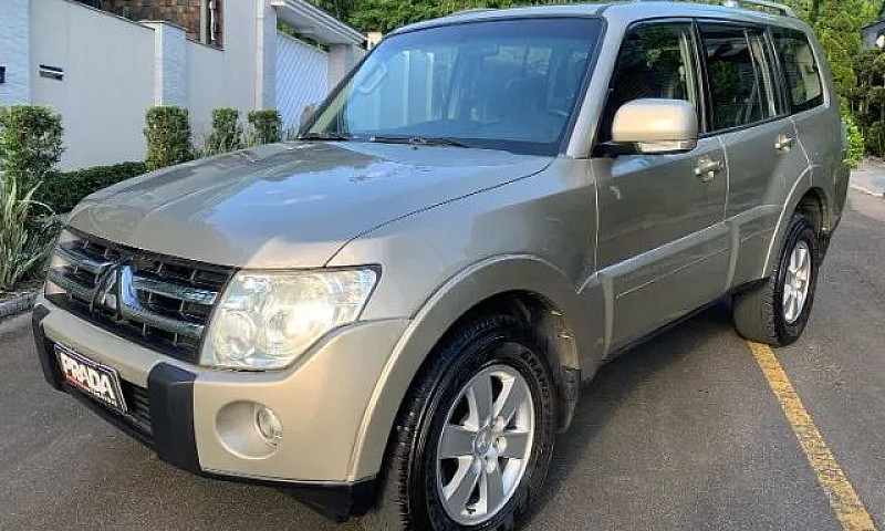 Mitsubishi Pajero Fu...