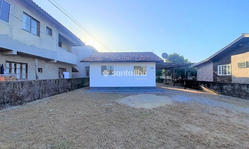 Casa Com 2 Dormitóri...