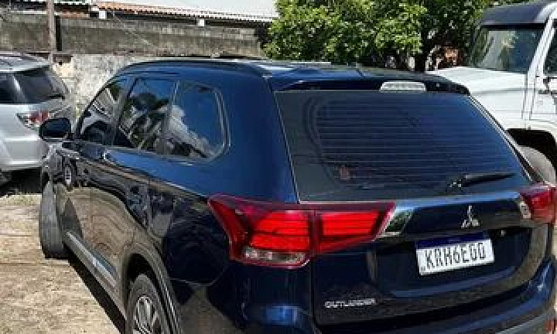 Mitsubishi Outlander...