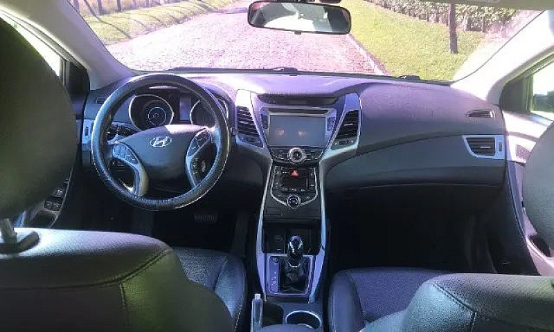 Hyundai Elantra 2016...