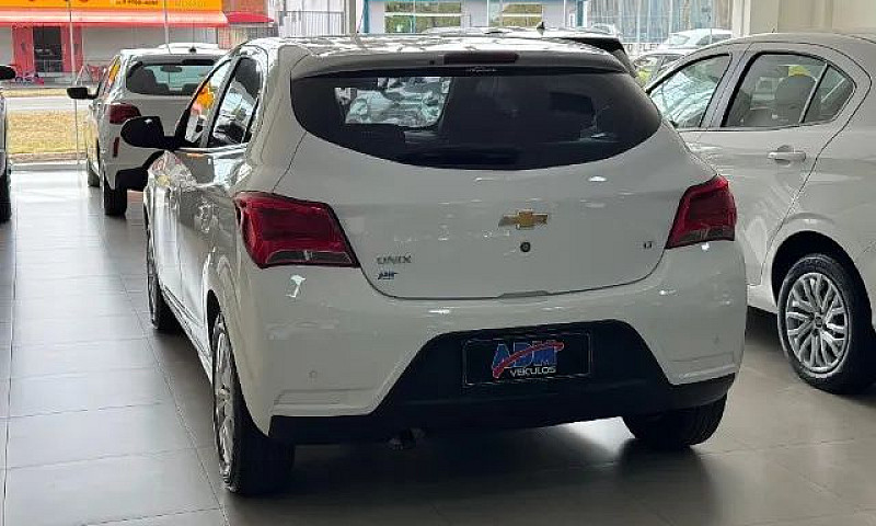 Chevrolet Onix Hatch...