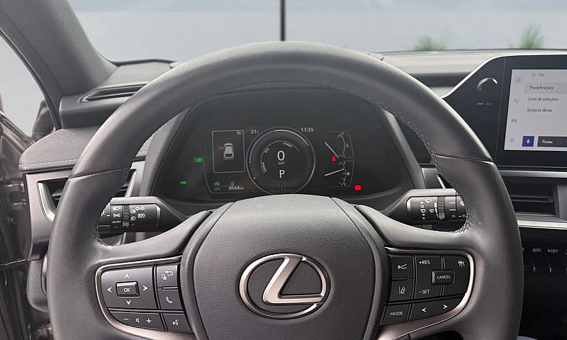 Lexus Ux-250H Dynami...