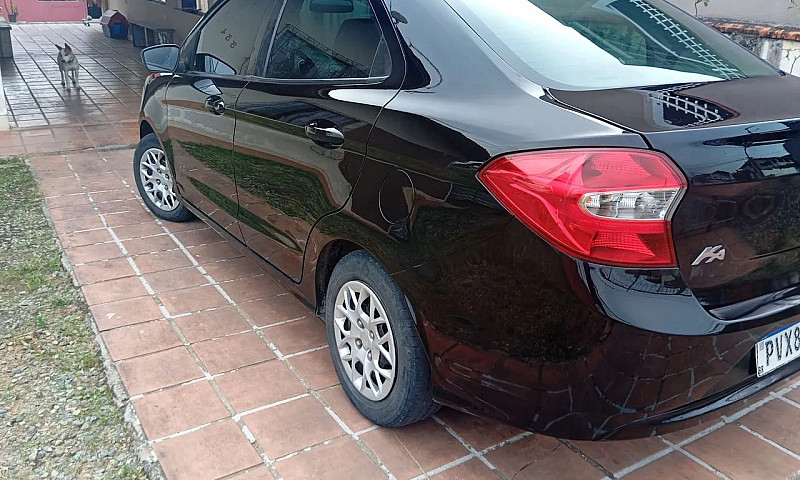 Ford Ka+ Sedan 1.0 T...