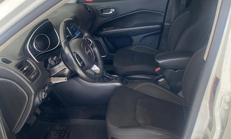 Jeep Compass Sport 2...