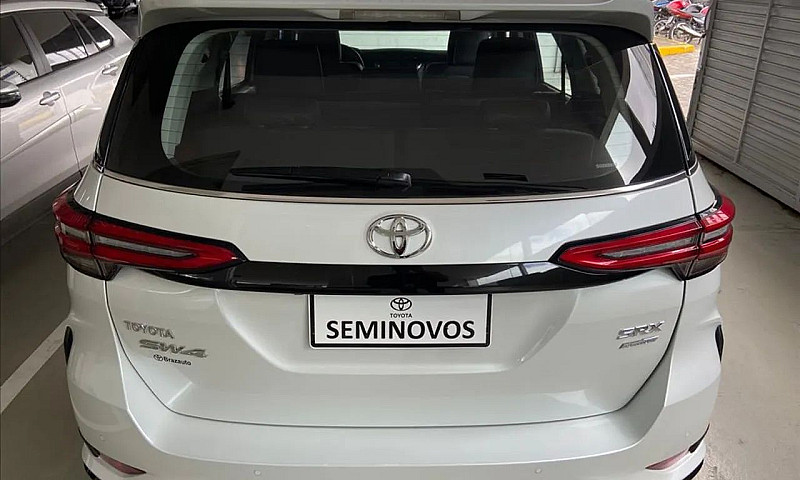 Toyota Hilux Sw4 4X4...