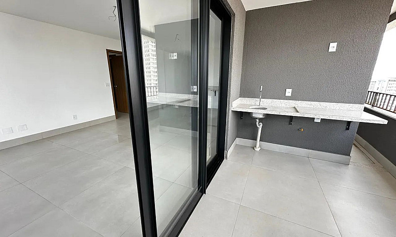Moove 3 Suites 140M²...