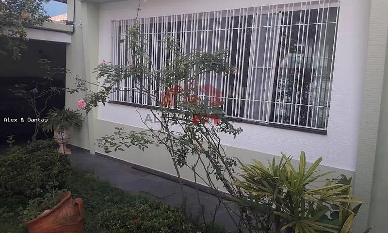 Casa Com 3 Dormitóri...