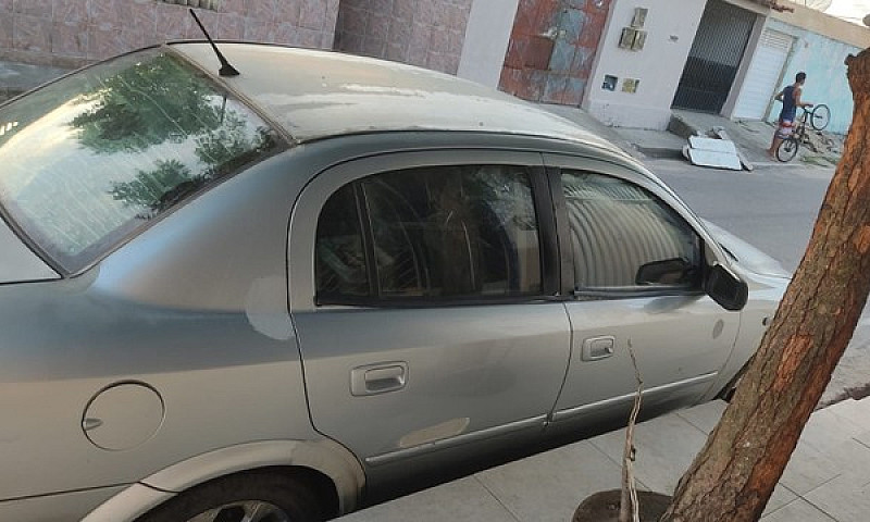 Vendo Astra Ano 2000...