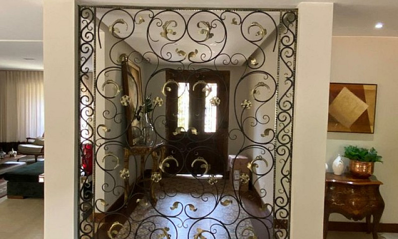 Casa Com 4 Dorm E 42...