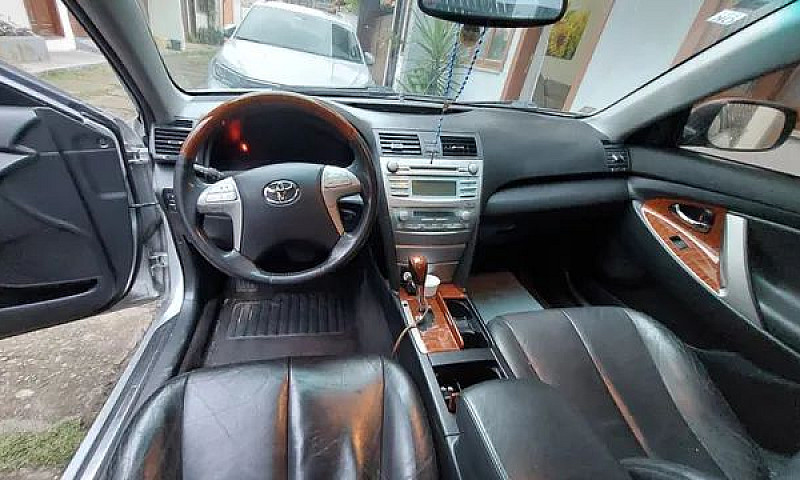 Toyota Camry-Xle-35-...