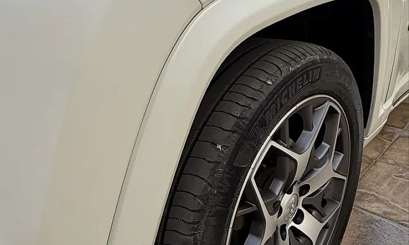 Jeep Commander Overl...