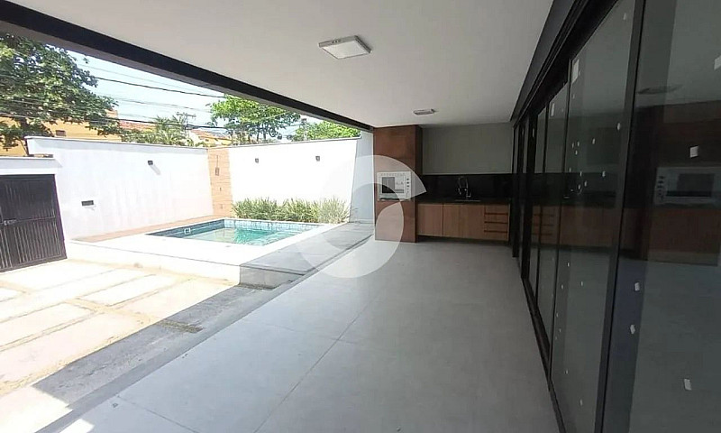 Casa Com 3 Dormitóri...