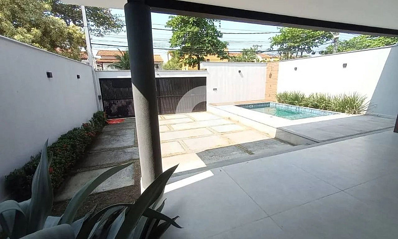 Casa Com 3 Dormitóri...