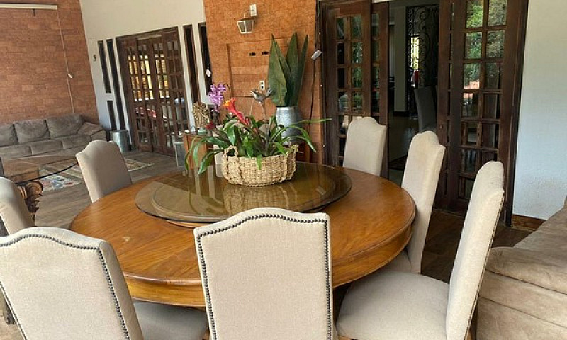 Casa Com 4 Dorm E 42...