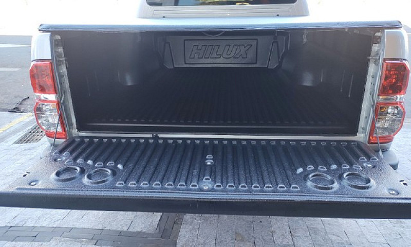 Hilux Srv 2013 4X4 F...