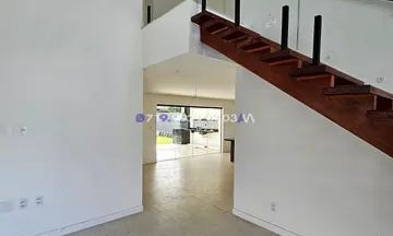 Casa À Venda No Bair...