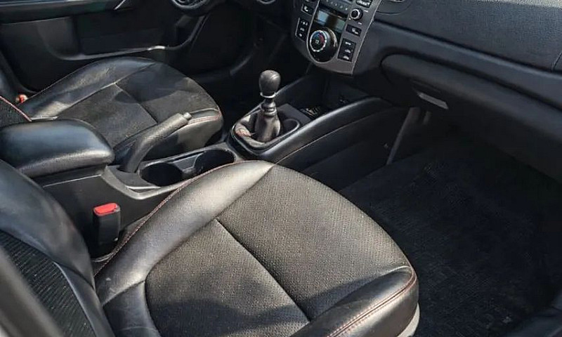 Kia Motors Cerato 1....