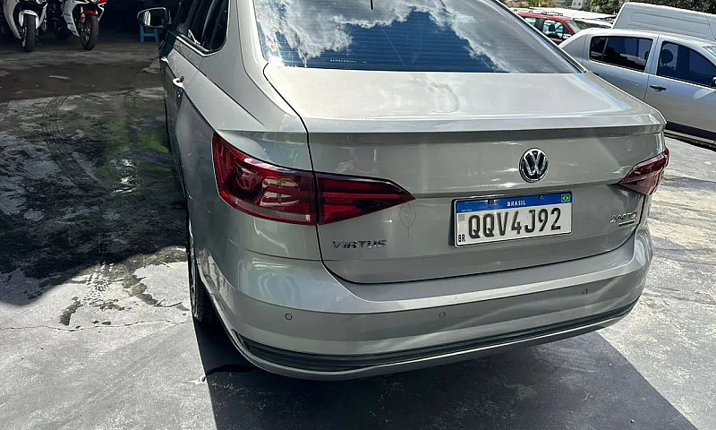 Volkswagen Virtus Co...
