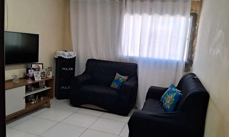 Casa Em Rua Pública ...